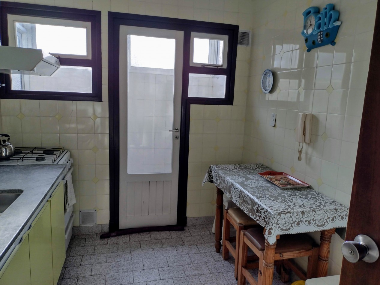 VENTA DEPARTAMENTO DE 4 AMBIENTES CON COCHERA 