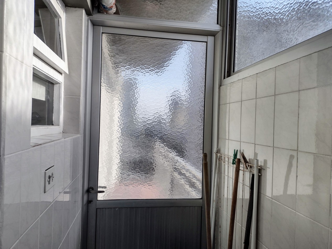 VENTA DEPARTAMENTO DE 4 AMBIENTES CON COCHERA 