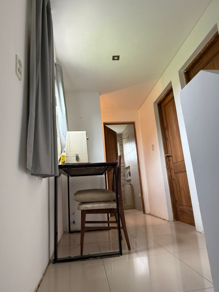 VENTA DE CASA DE 3 AMBIENTES EN BARRIO LAS LOMAS