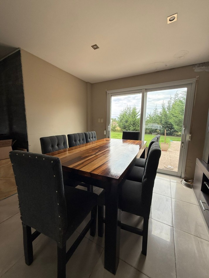 VENTA DE CASA DE 3 AMBIENTES EN BARRIO LAS LOMAS