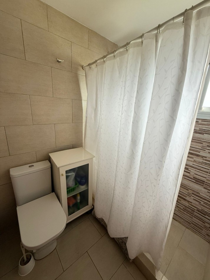 VENTA DE CASA DE 3 AMBIENTES EN BARRIO LAS LOMAS