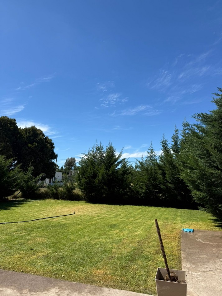 VENTA DE CASA DE 3 AMBIENTES EN BARRIO LAS LOMAS