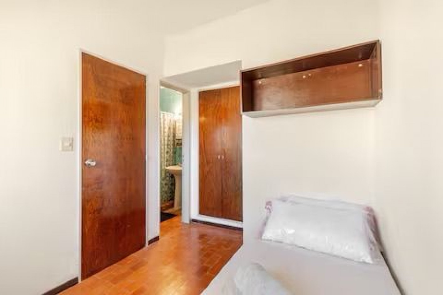 Se alquila departamento de 4 ambientes 