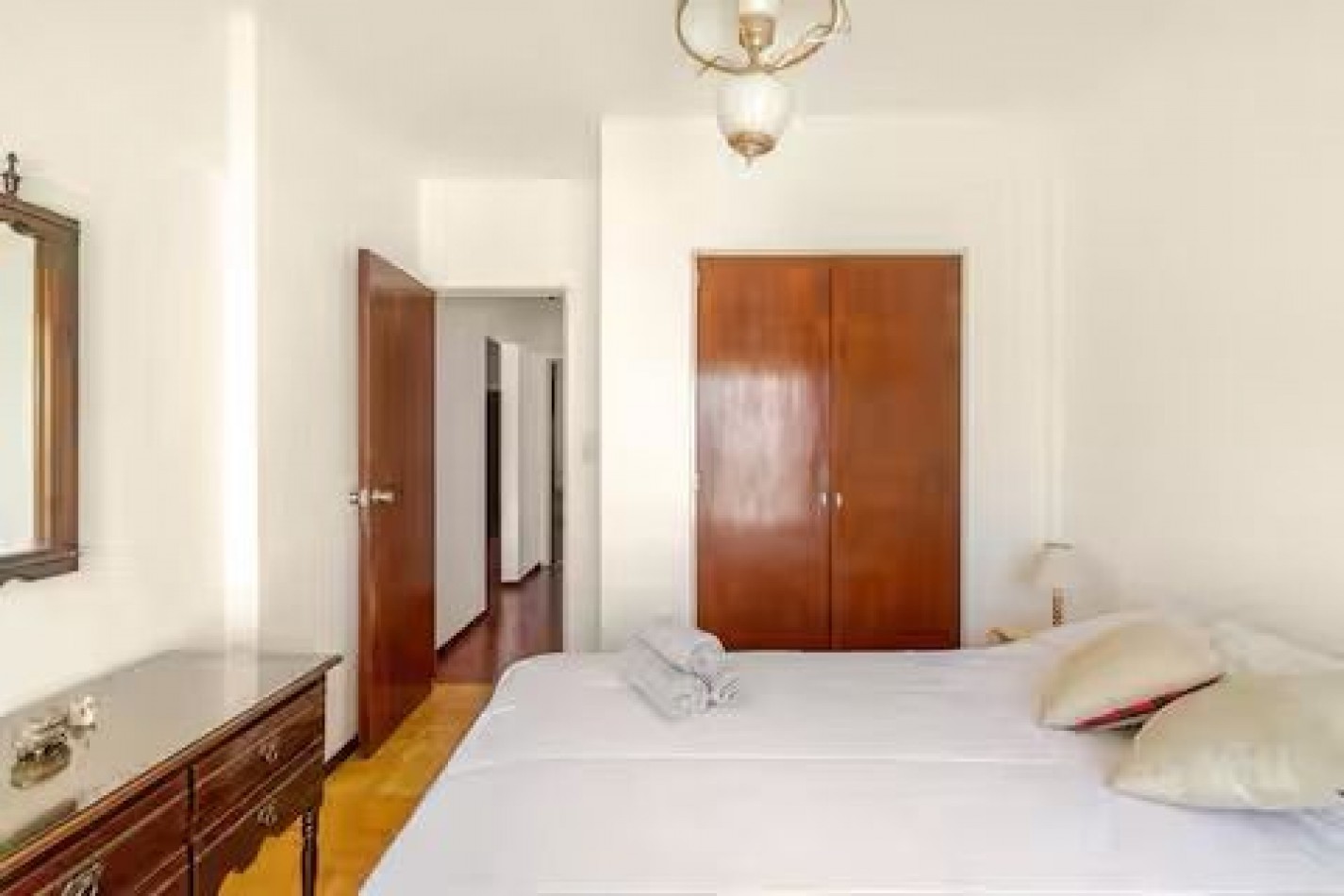 Se alquila departamento de 4 ambientes 