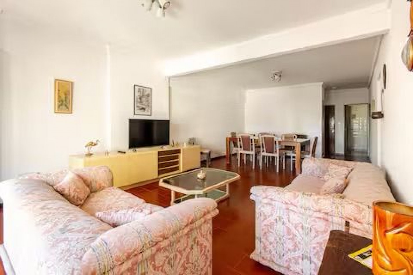 Se alquila departamento de 4 ambientes 