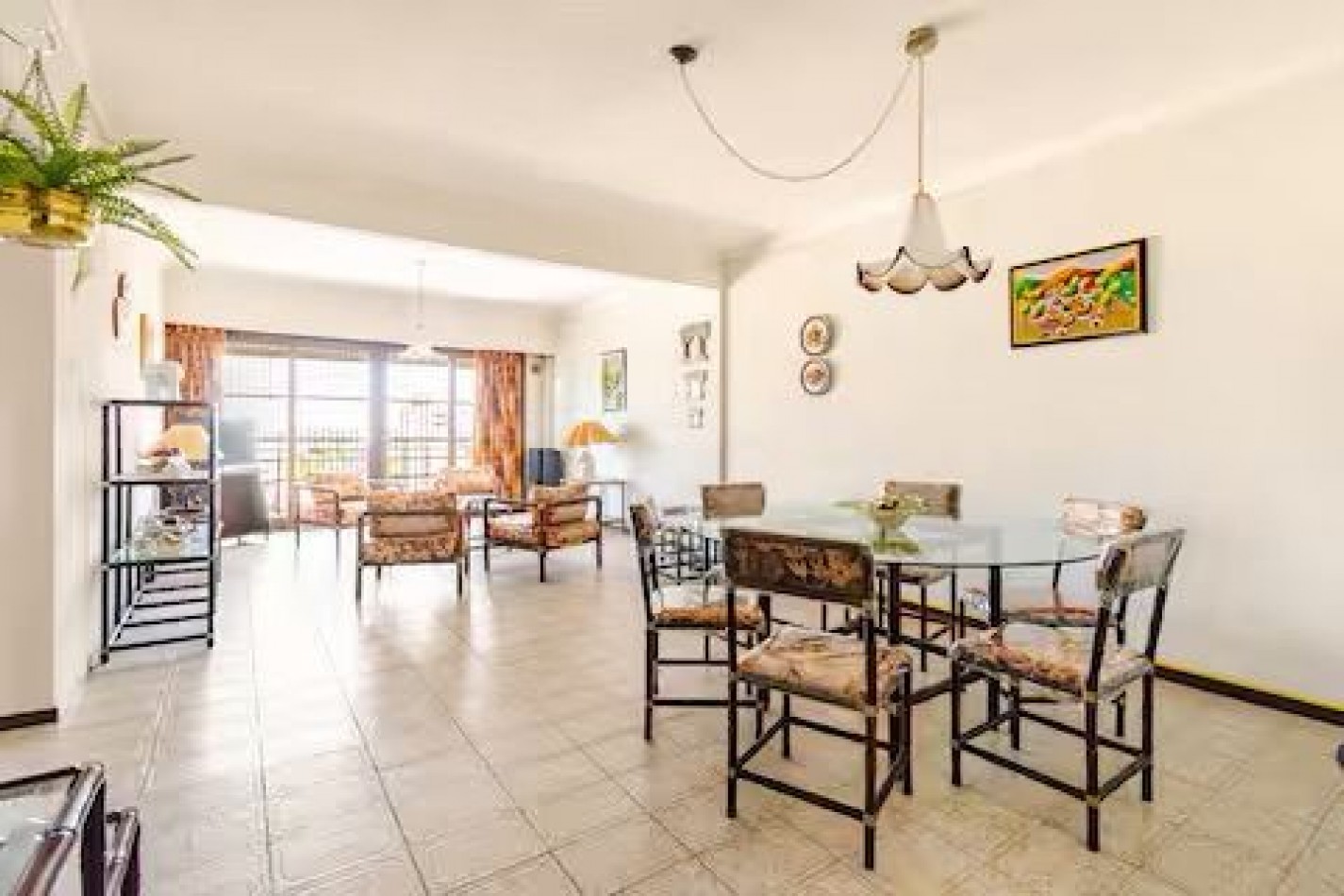 Se alquila departamento de 4 ambientes 