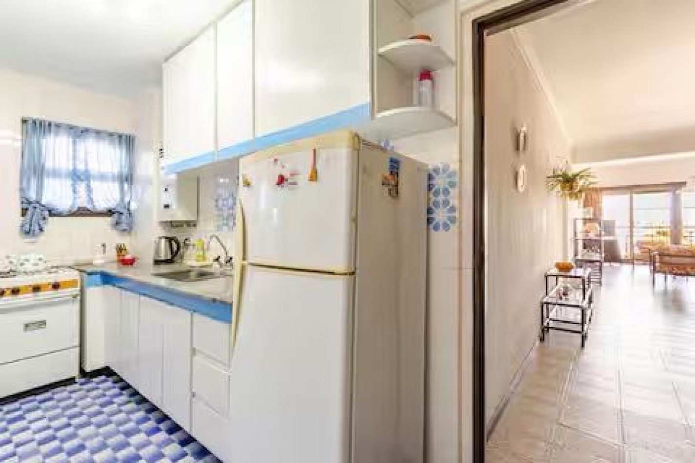 Se alquila departamento de 4 ambientes 