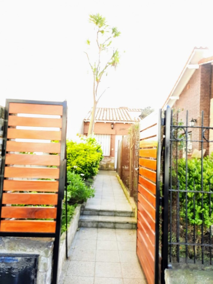 Vendo casa 2 ambientes 