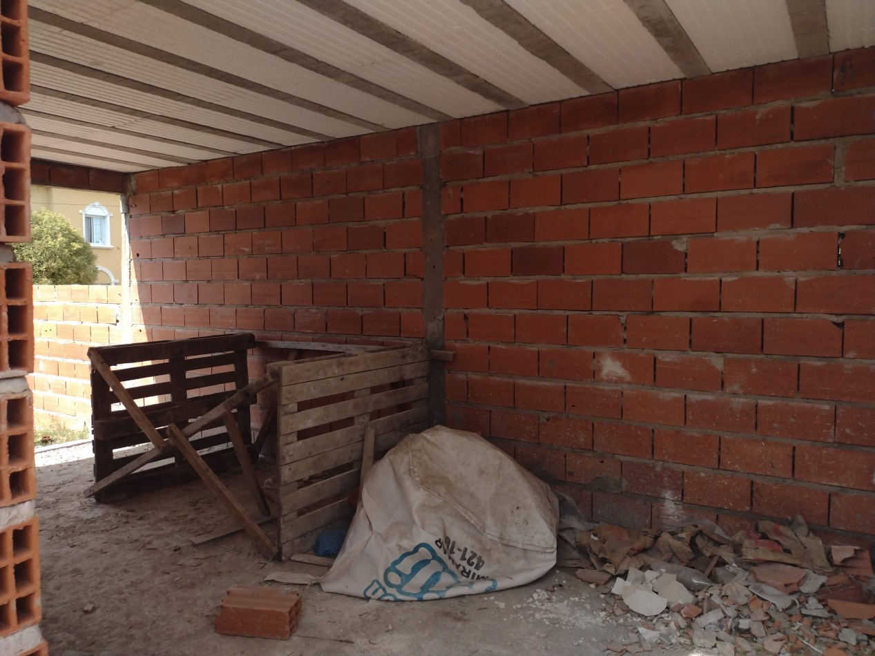 Venta de terreno con estructura