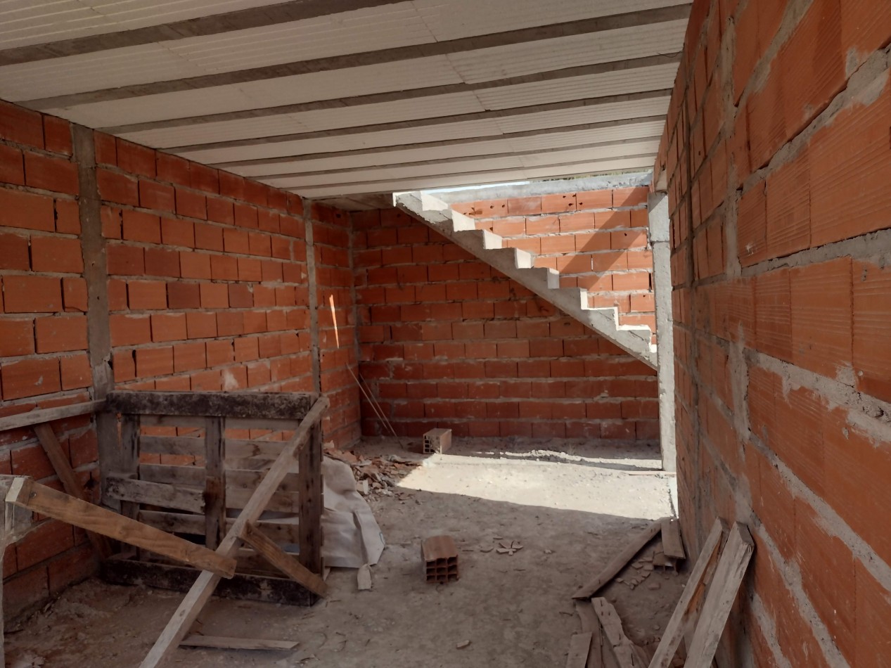 Venta de terreno con estructura