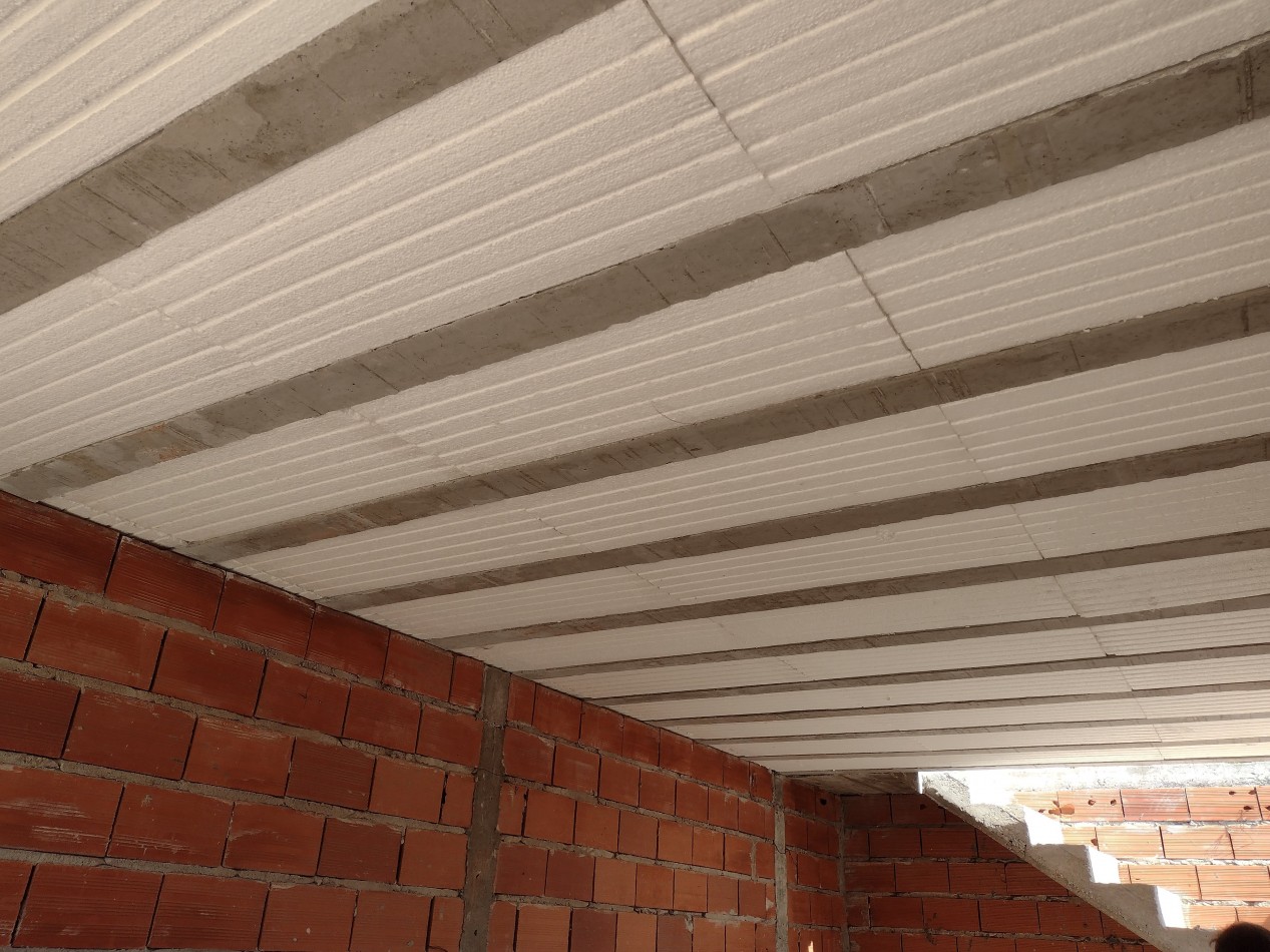 Venta de terreno con estructura