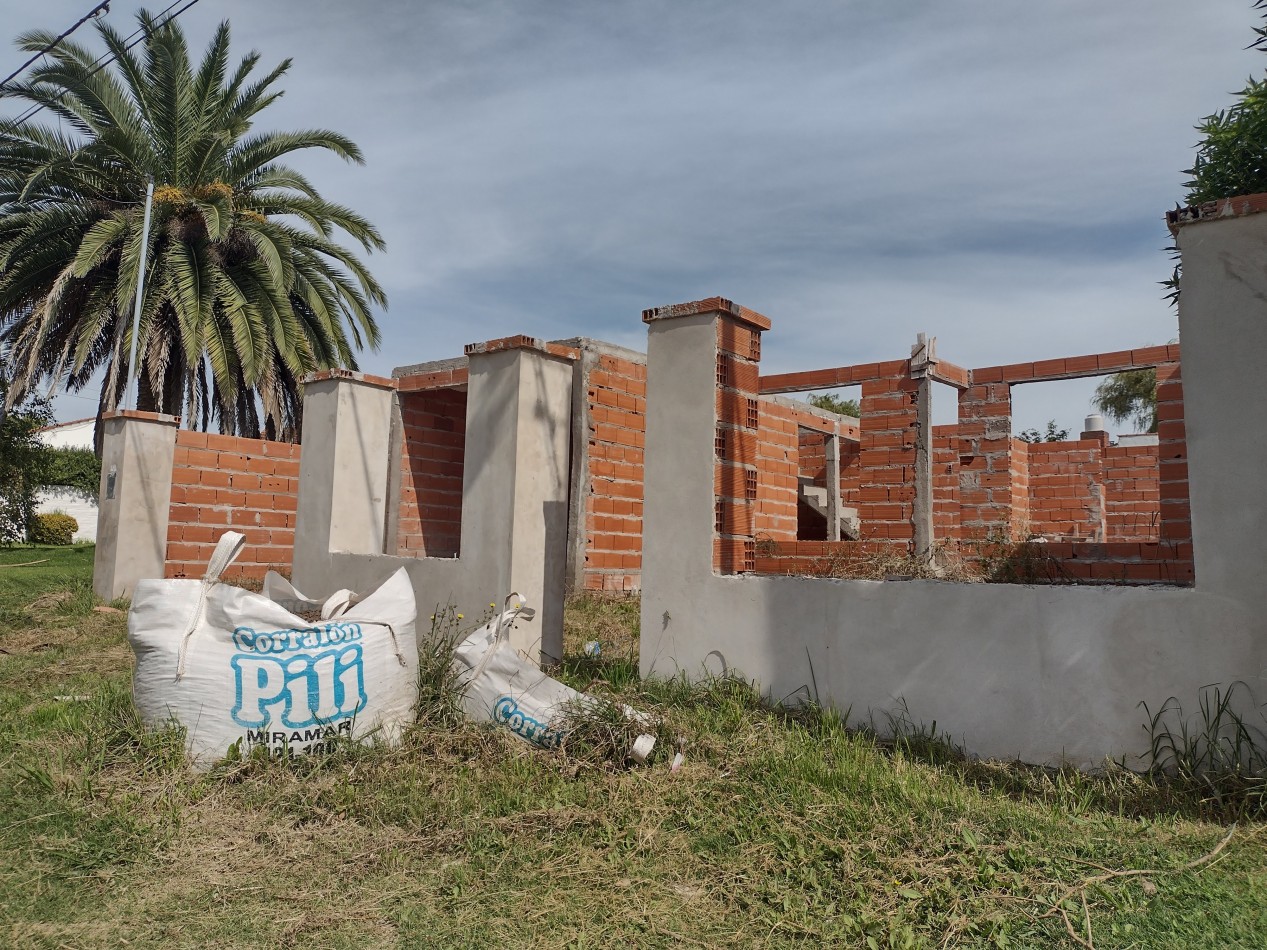 Venta de terreno con estructura