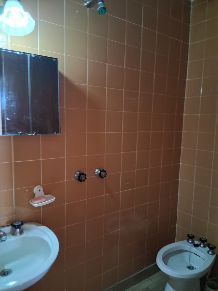 Alquilo departamento de 4 ambientes en zona 1 Miramar