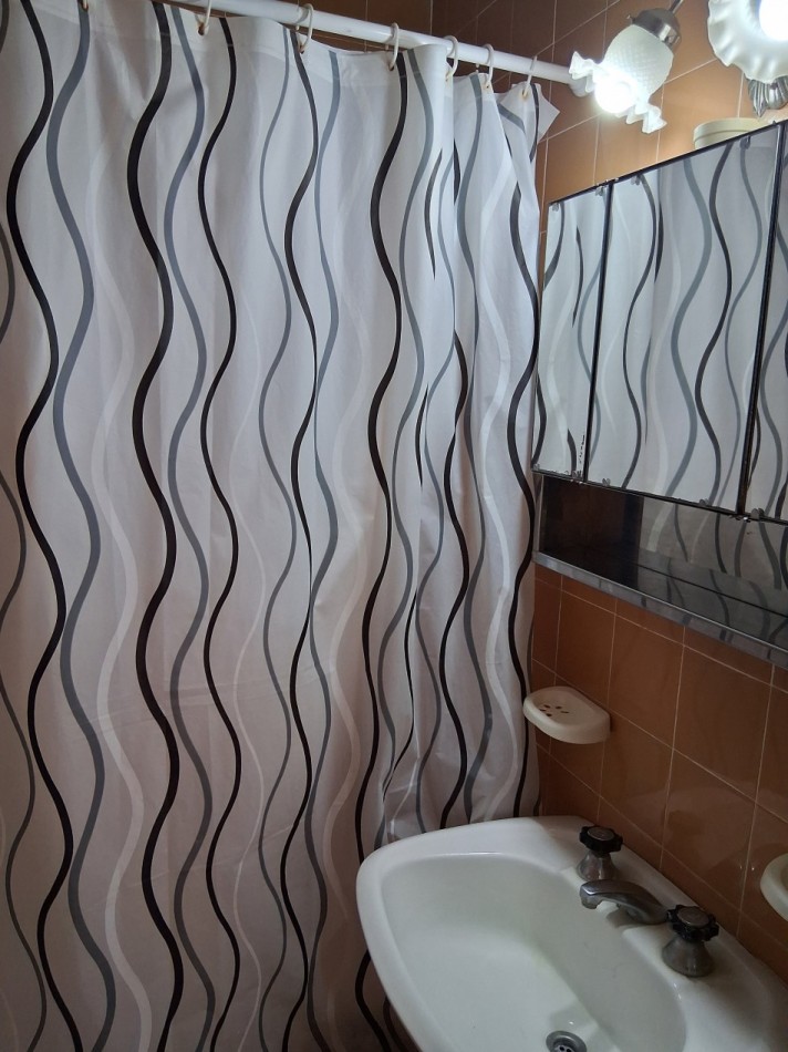 Alquilo departamento de 4 ambientes en zona 1 Miramar