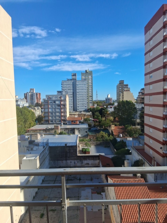 Alquilo departamento de 4 ambientes en zona 1 Miramar