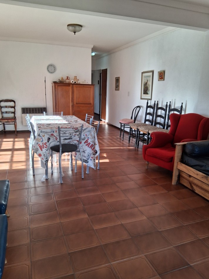 Alquilo departamento de 4 ambientes en zona 1 Miramar