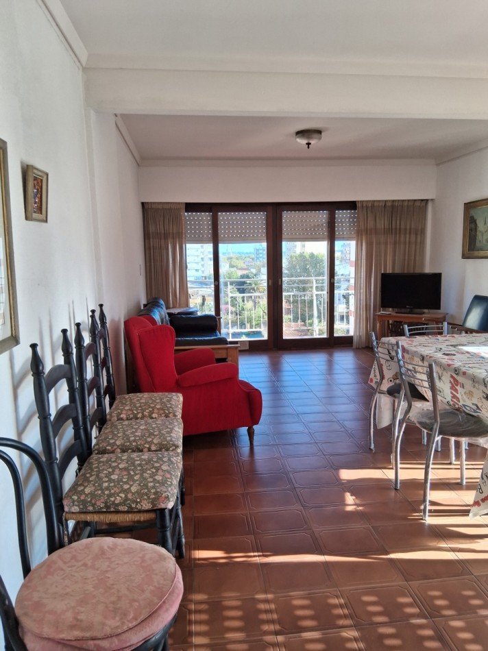 Alquilo departamento de 4 ambientes en zona 1 Miramar