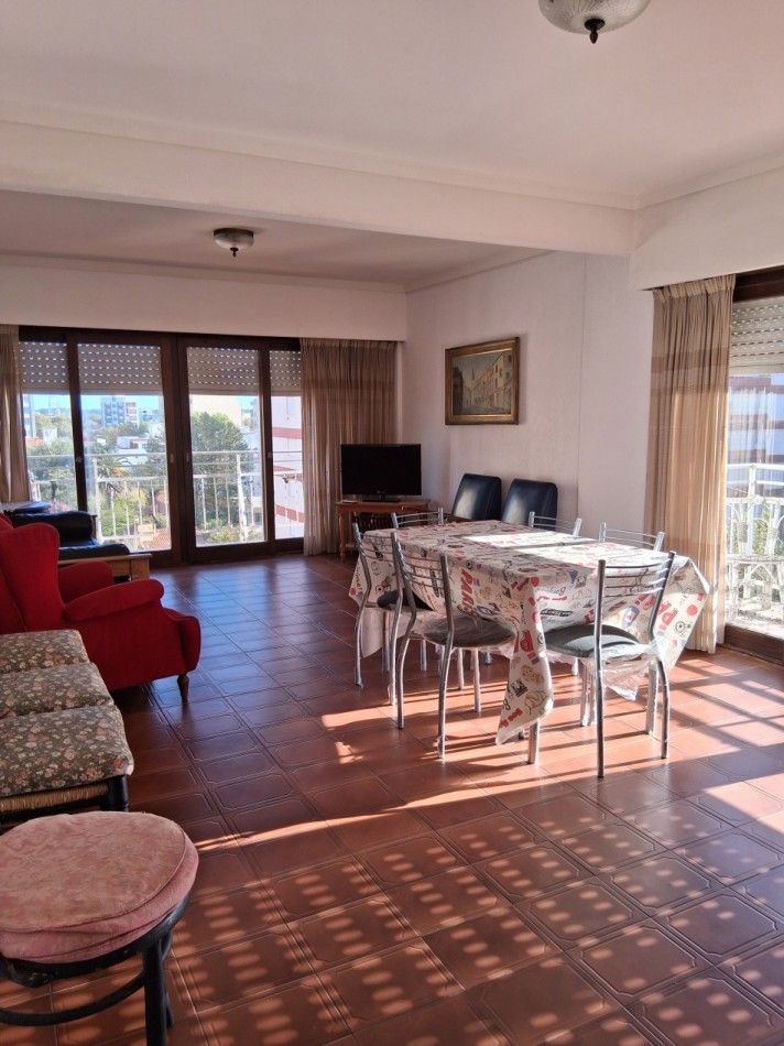 Alquilo departamento de 4 ambientes en zona 1 Miramar
