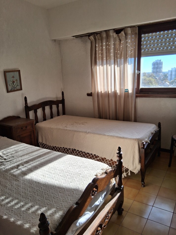 Alquilo departamento de 4 ambientes en zona 1 Miramar