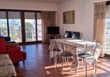 Alquilo departamento de 4 ambientes en zona 1 Miramar